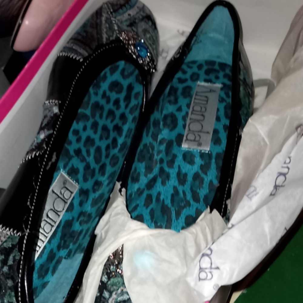 Women's shoes